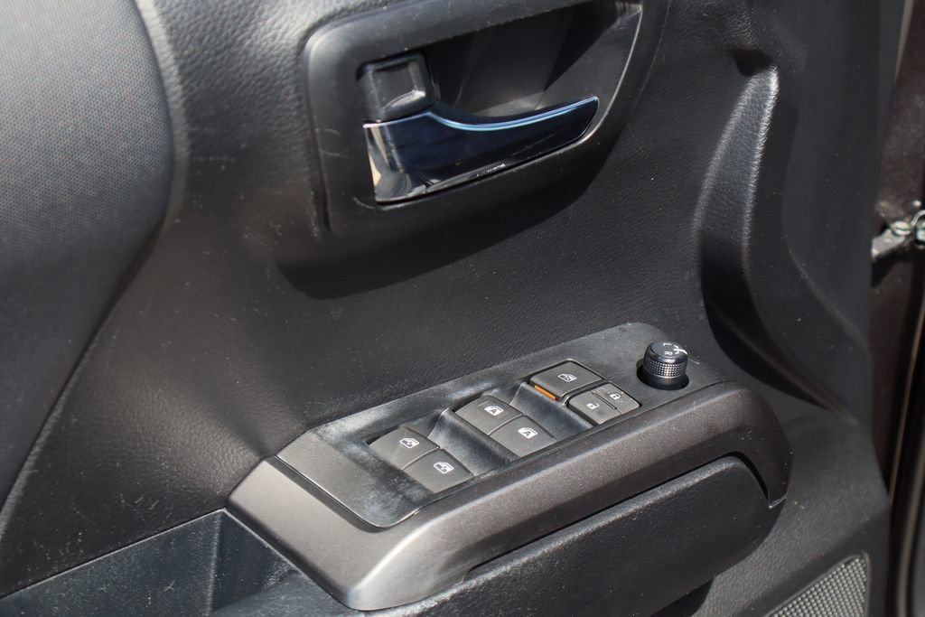 Used 2019 Toyota Tacoma TRD Off-Road w/ Technology Package image 18