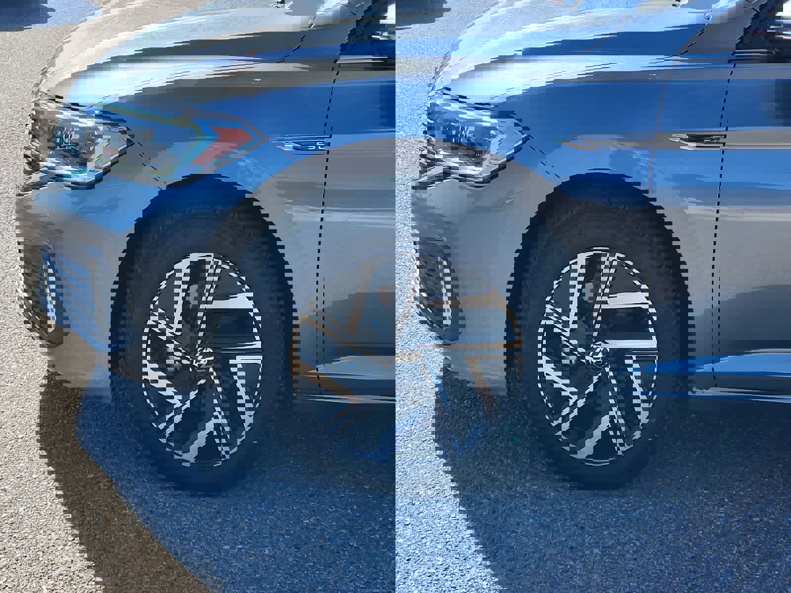 Used 2024 Volkswagen Jetta SEL image 8