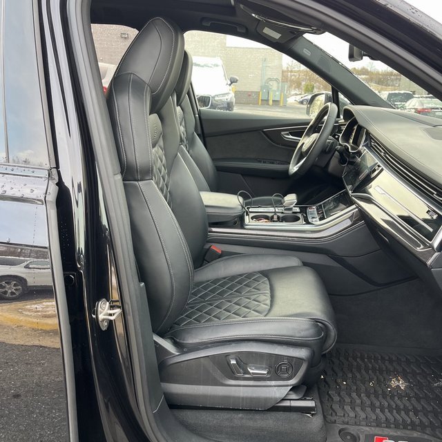 Used 2021 Audi SQ7 Prestige w/ Prestige Package image 10