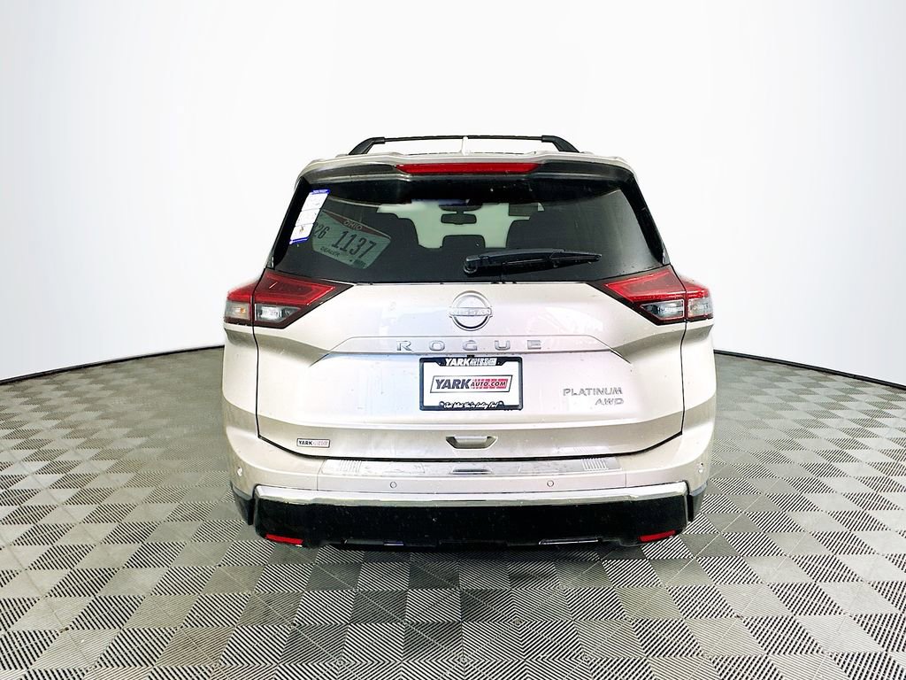 New 2026 Nissan Rogue Platinum image 9