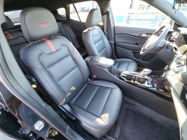 Used 2024 Chevrolet Trax RS w/ Sunroof Package image 12