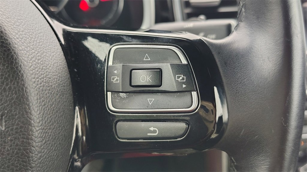 Used 2017 Volkswagen Beetle 1.8T SE image 11