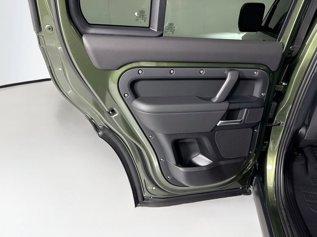 New 2026 Land Rover Defender 110 X-Dynamic SE AWD/4WD image 26