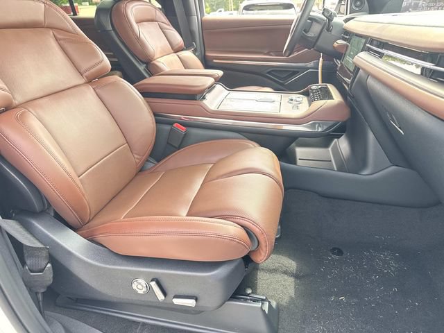 New 2026 Lincoln Navigator L Reserve AWD/4WD image 9
