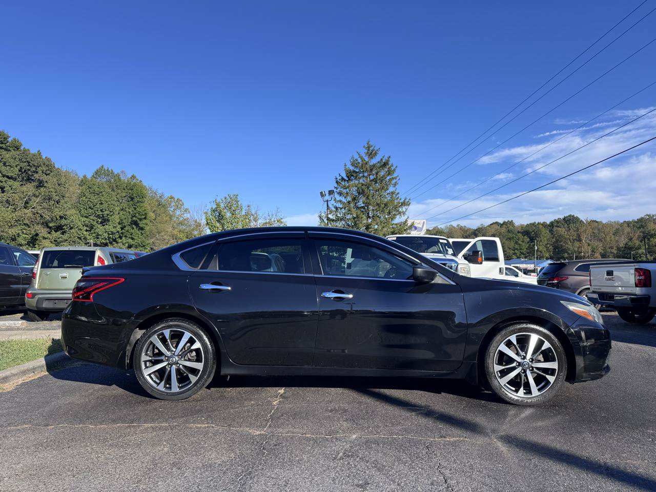 Used 2017 Nissan Altima 2.5 SR FWD image 4