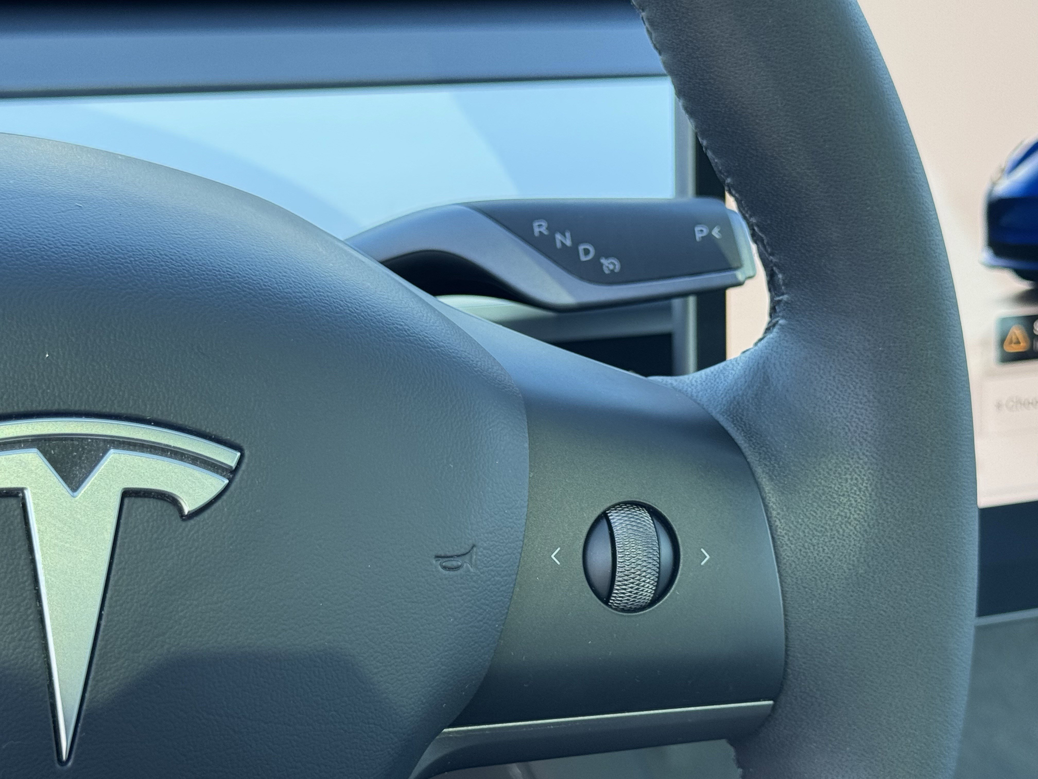 Used 2023 Tesla Model 3 Standard Range image 22