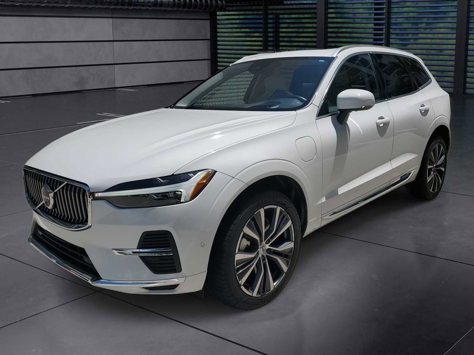 Used 2022 Volvo XC60 T8 Inscription Expression w/ Advanced Package