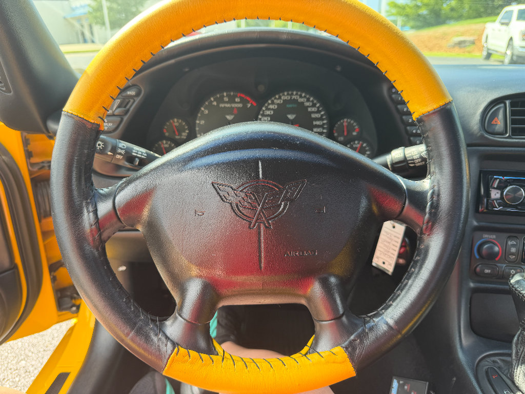 Used 2001 Chevrolet Corvette Convertible w/ Preferred Equipment Group2 RWD image 43