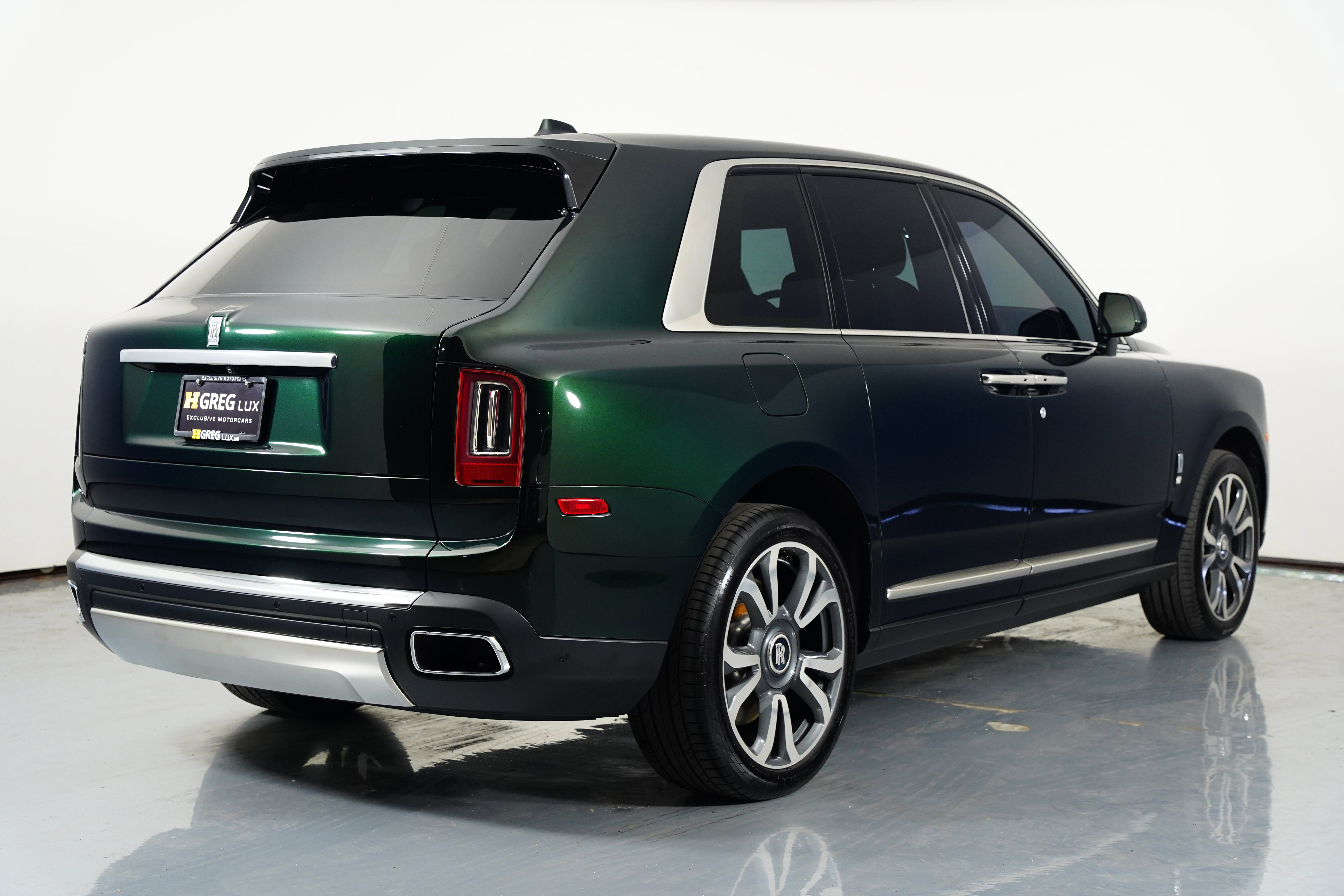 Used 2023 Rolls-Royce Cullinan w/ Cullinan Package image 77