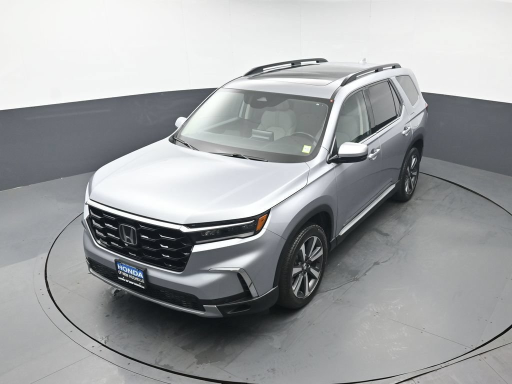 Certified 2025 Honda Pilot Touring image 42