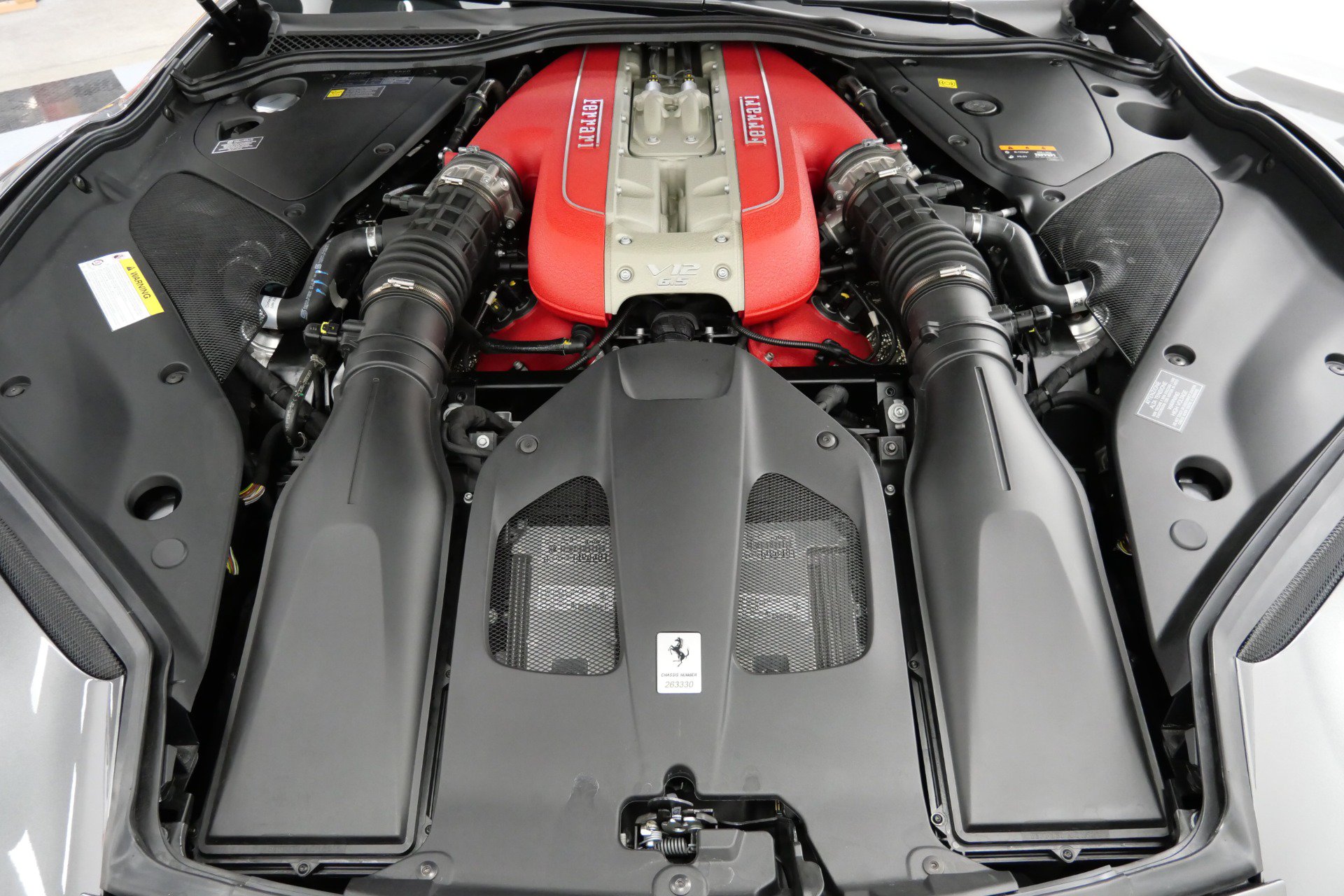 Used 2021 Ferrari 812 GTS RWD image 11