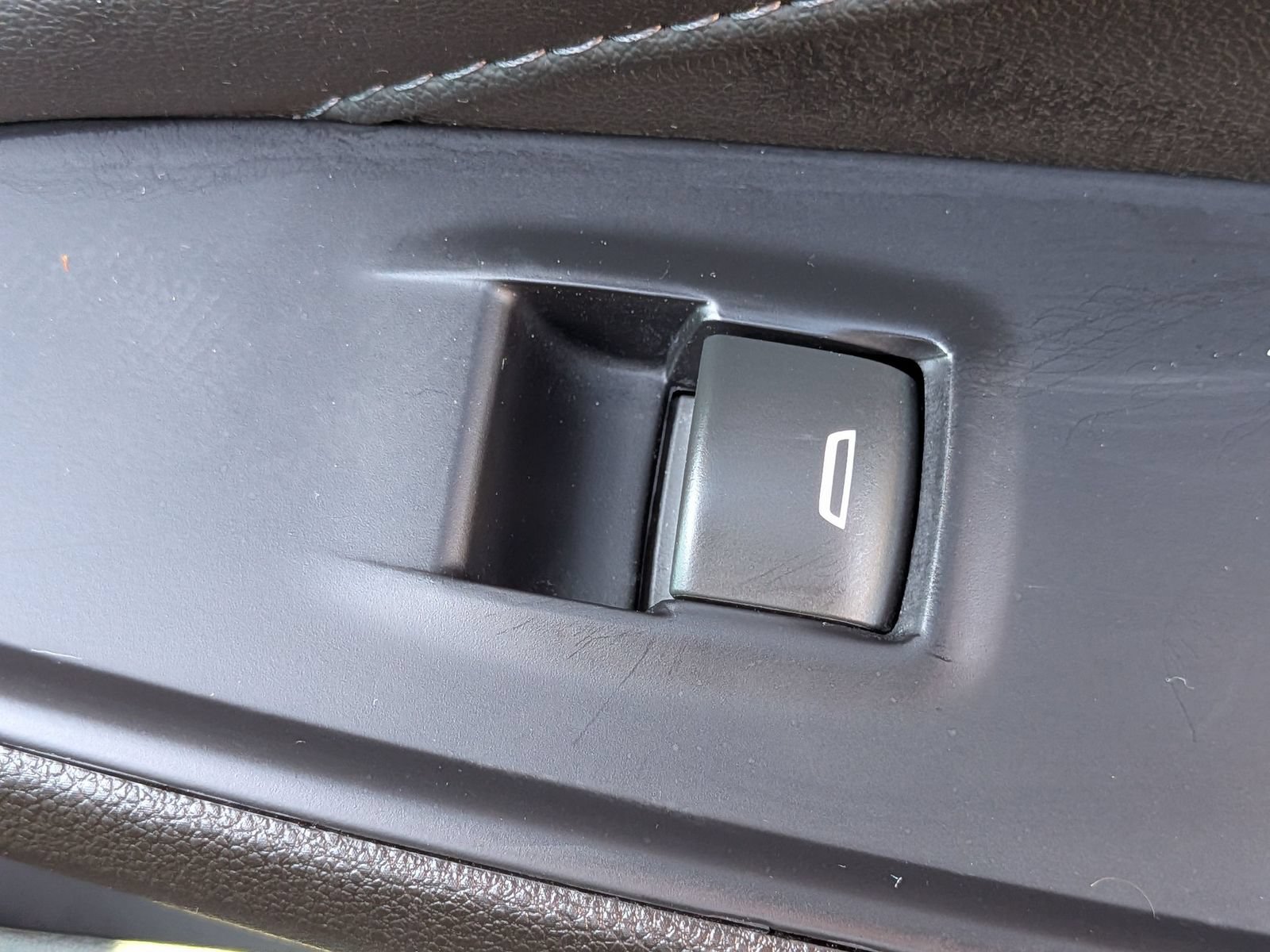 Used 2022 Chevrolet Traverse LT AWD/4WD image 37