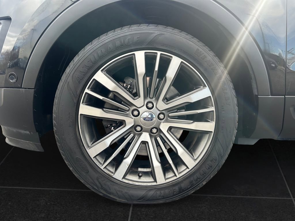 Used 2017 Ford Explorer Platinum image 9