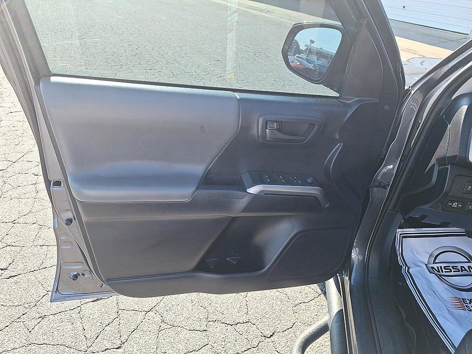 Used 2021 Toyota Tacoma SR5 RWD image 9