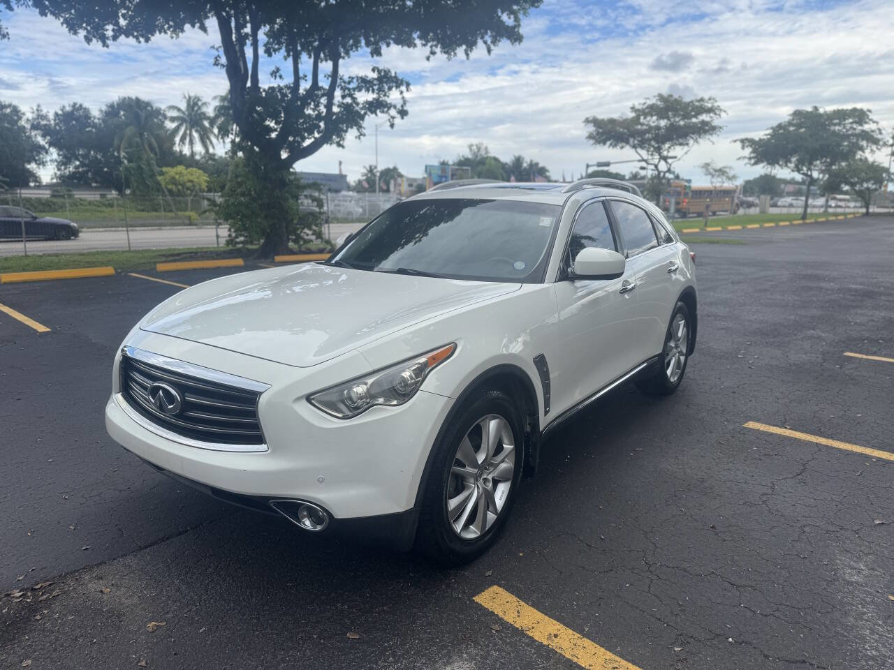 Used 2014 INFINITI QX70 2WD w/ Premium Package image 8