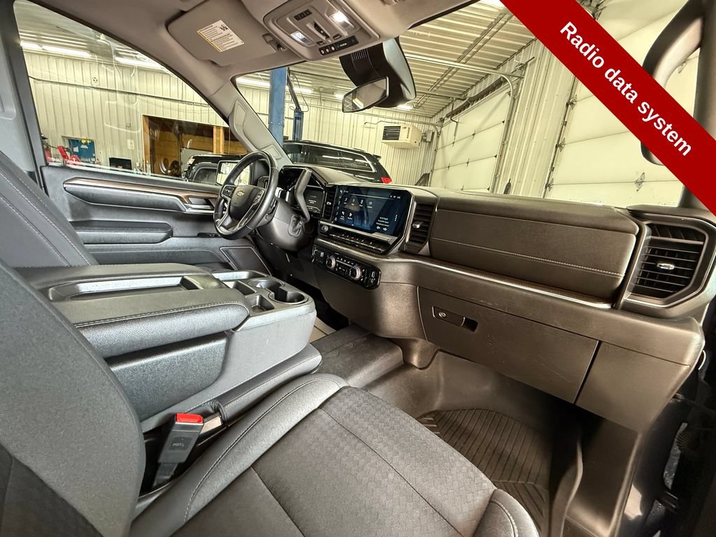 Used 2023 Chevrolet Silverado 1500 LT AWD/4WD image 46