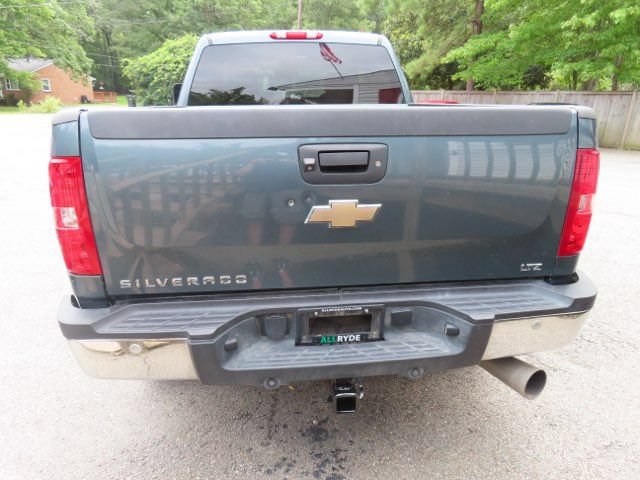 Used 2009 Chevrolet Silverado 2500 LTZ w/ Safety Package AWD/4WD image 7