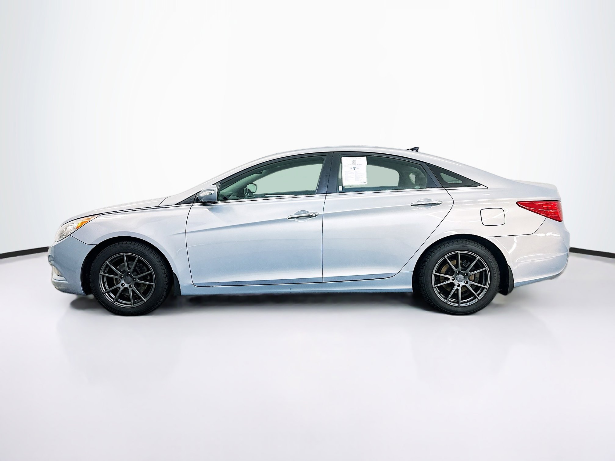 Used 2012 Hyundai Sonata Limited w/ Navigation Pkg image 4