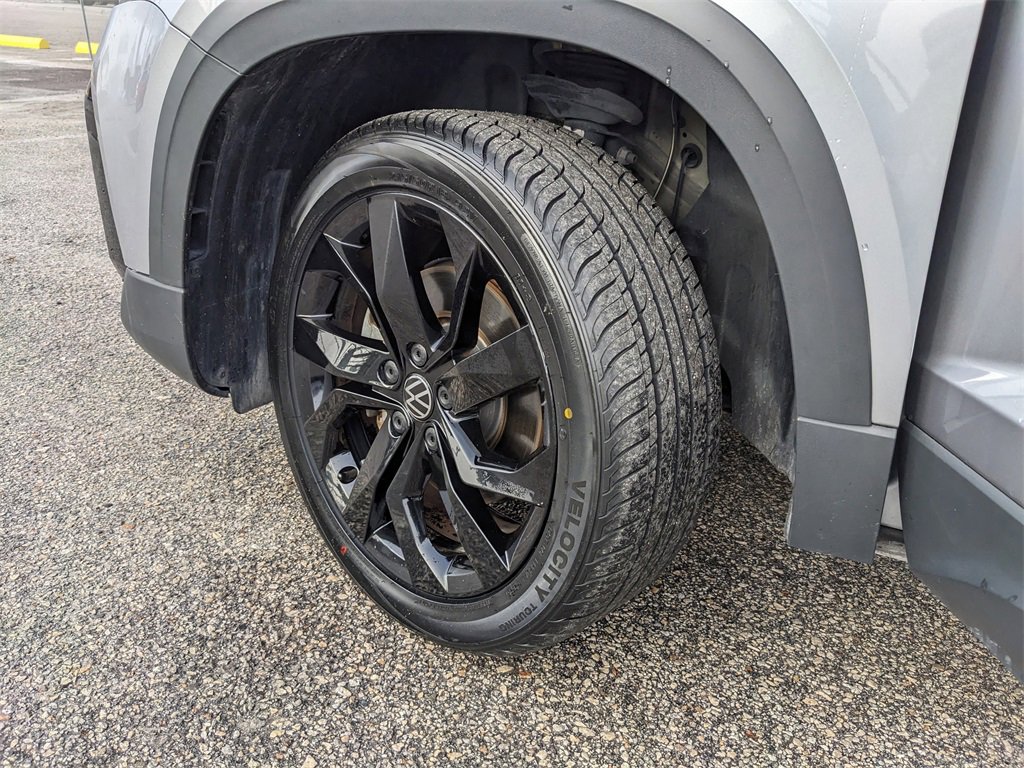 Certified 2023 Volkswagen Taos SE w/ Panoramic Sunroof Package image 39