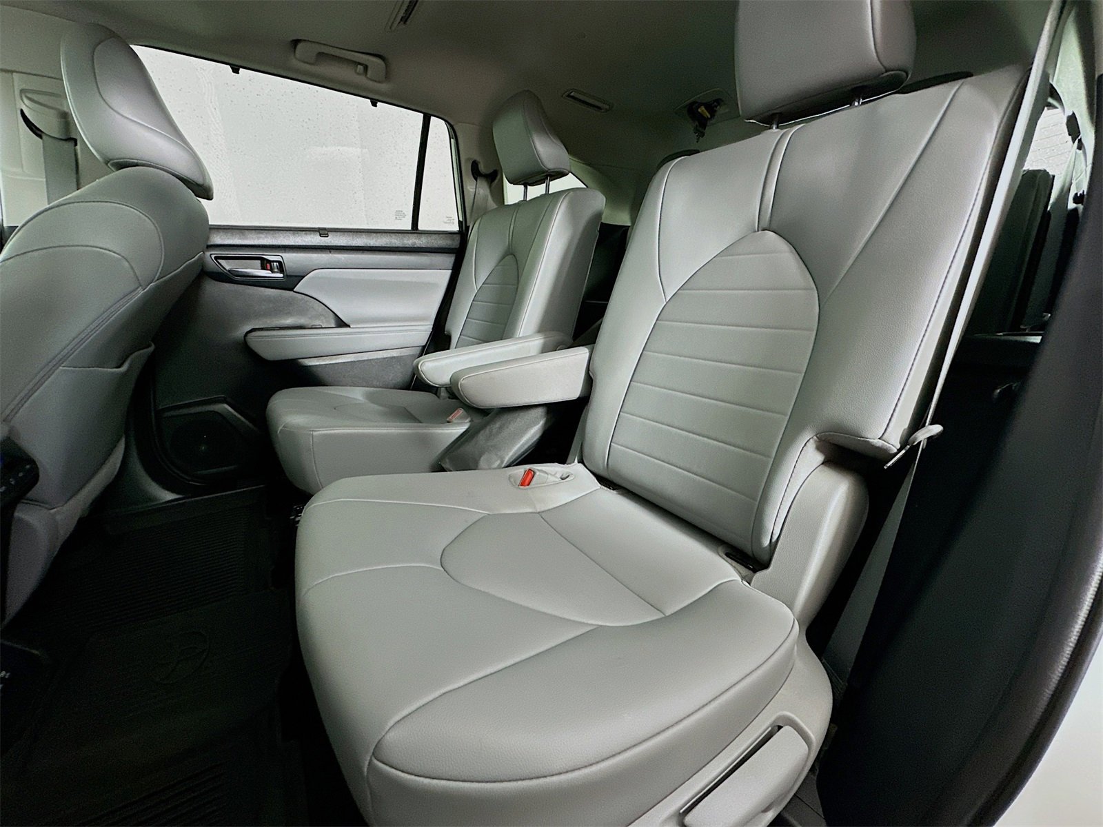 Certified 2021 Toyota Highlander XLE image 25