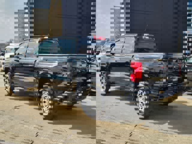 Used 2024 Chevrolet Colorado W/T RWD image 6