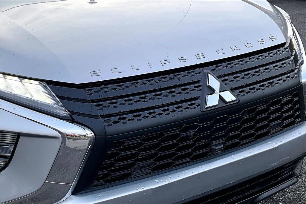 Used 2022 Mitsubishi Eclipse Cross SE image 28