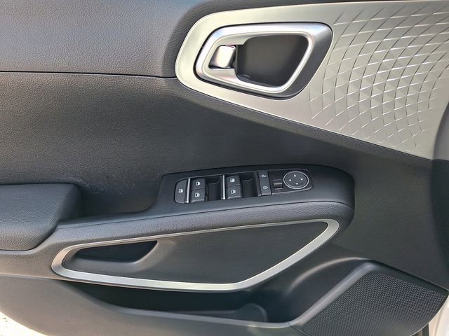 Certified 2023 Kia Soul S FWD image 12