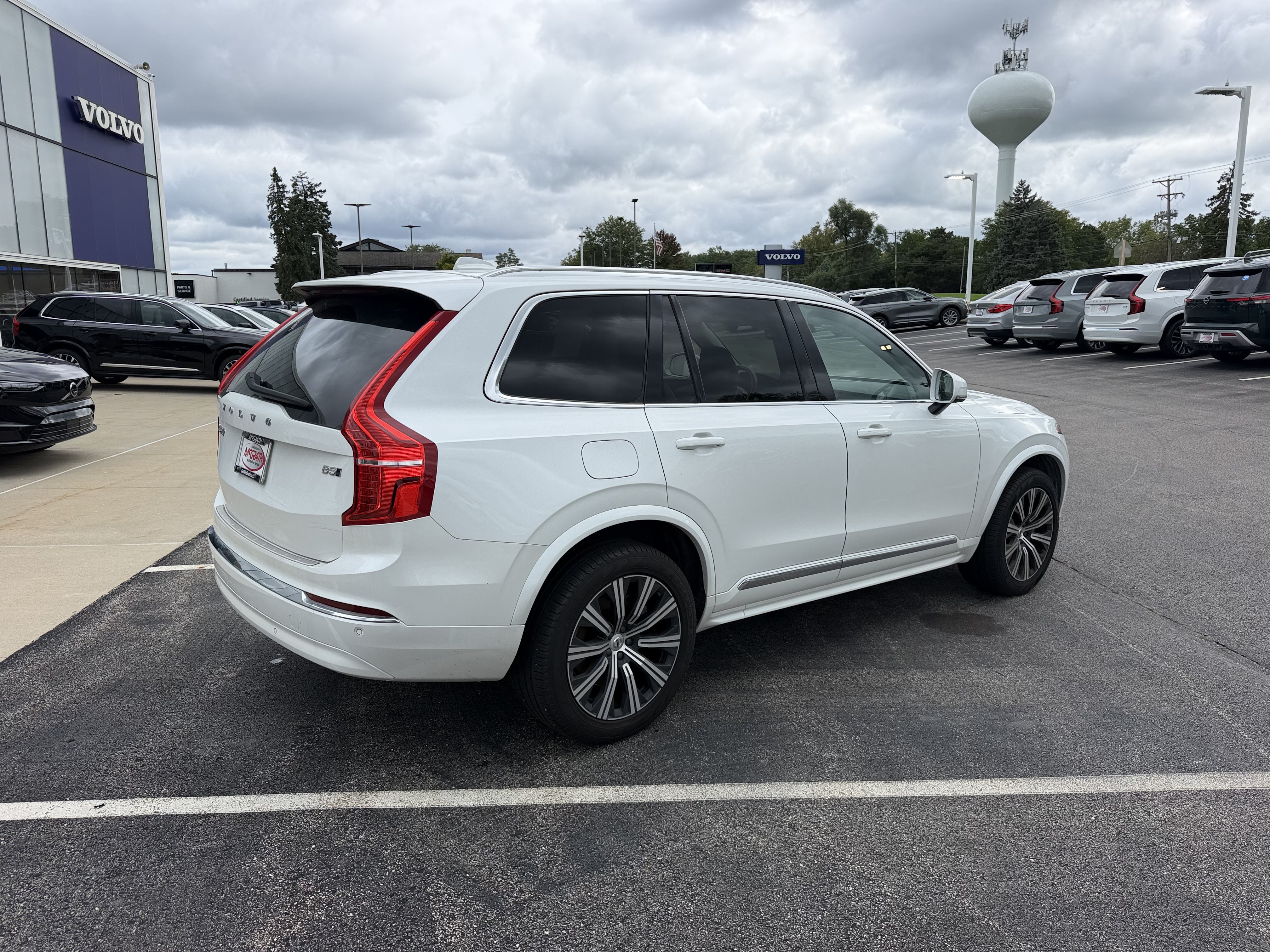 Used 2024 Volvo XC90 B5 Core w/ Protection Package Premier AWD/4WD image 4