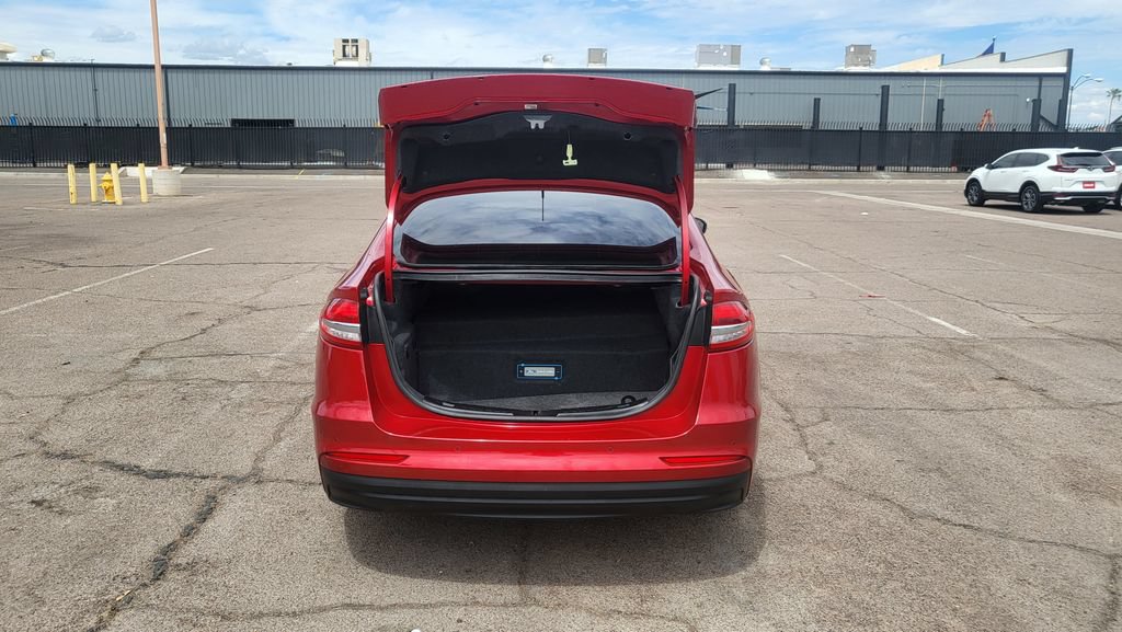 Used 2020 Ford Fusion Energi Titanium FWD image 12