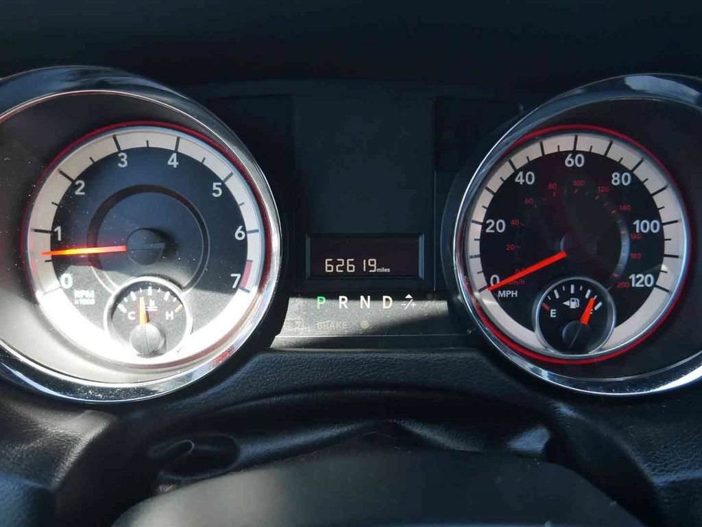 Used 2016 Dodge Grand Caravan SE FWD image 31