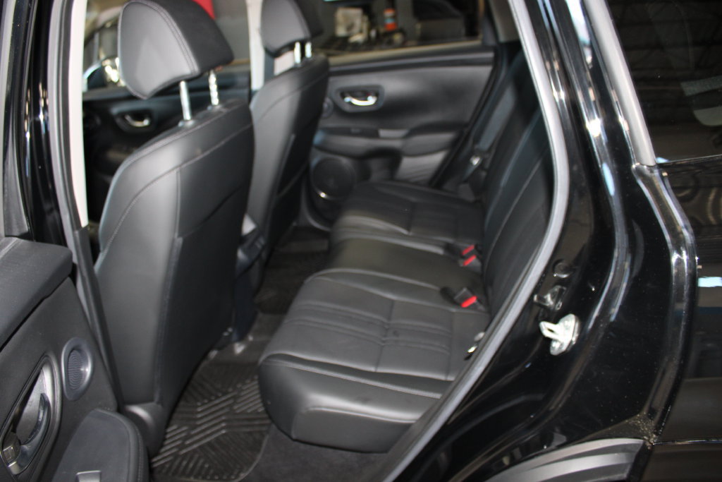 Used 2023 Honda HR-V EX-L image 10