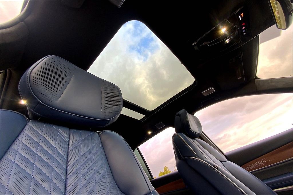New 2026 Cadillac Vistiq Premium Luxury image 34