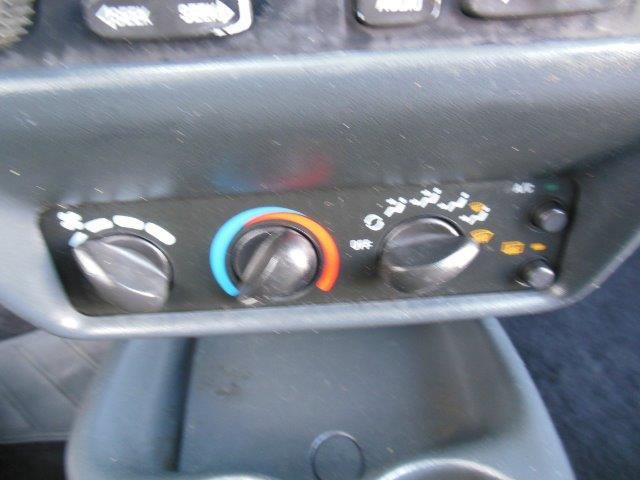 Used 2001 Chevrolet Cavalier Sedan image 21