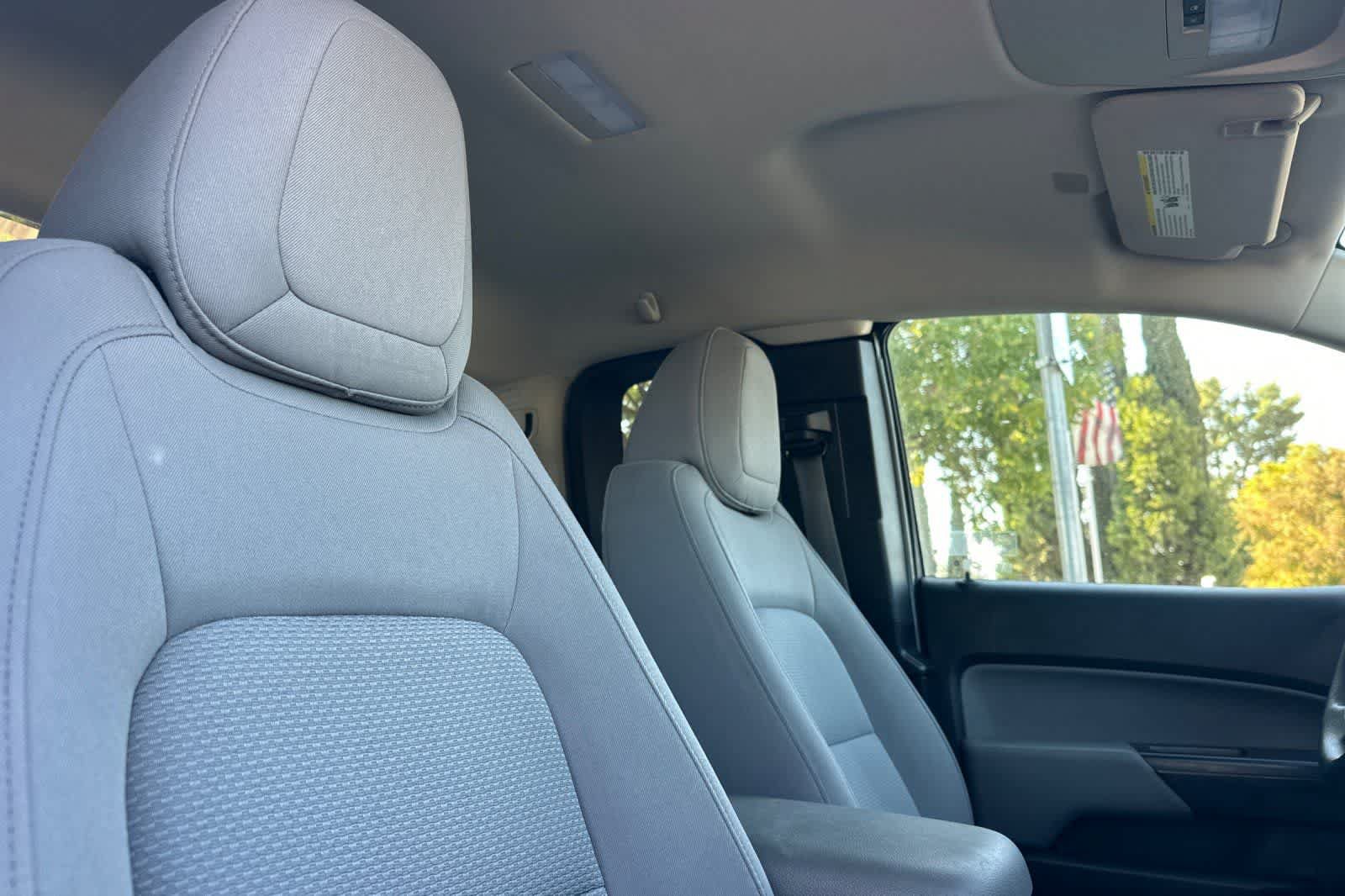 Used 2020 Chevrolet Colorado W/T RWD image 17