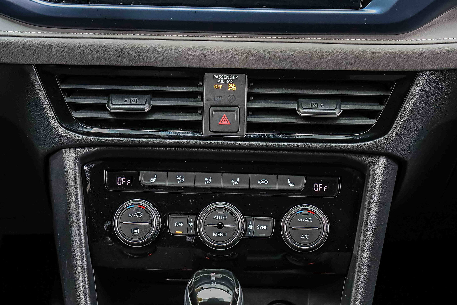 Used 2024 Volkswagen Taos SE image 13