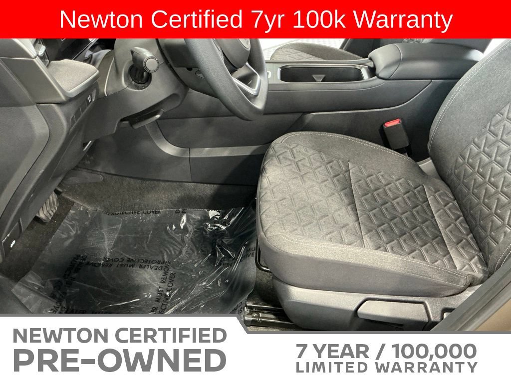Used 2025 Nissan Kicks SV FWD image 12