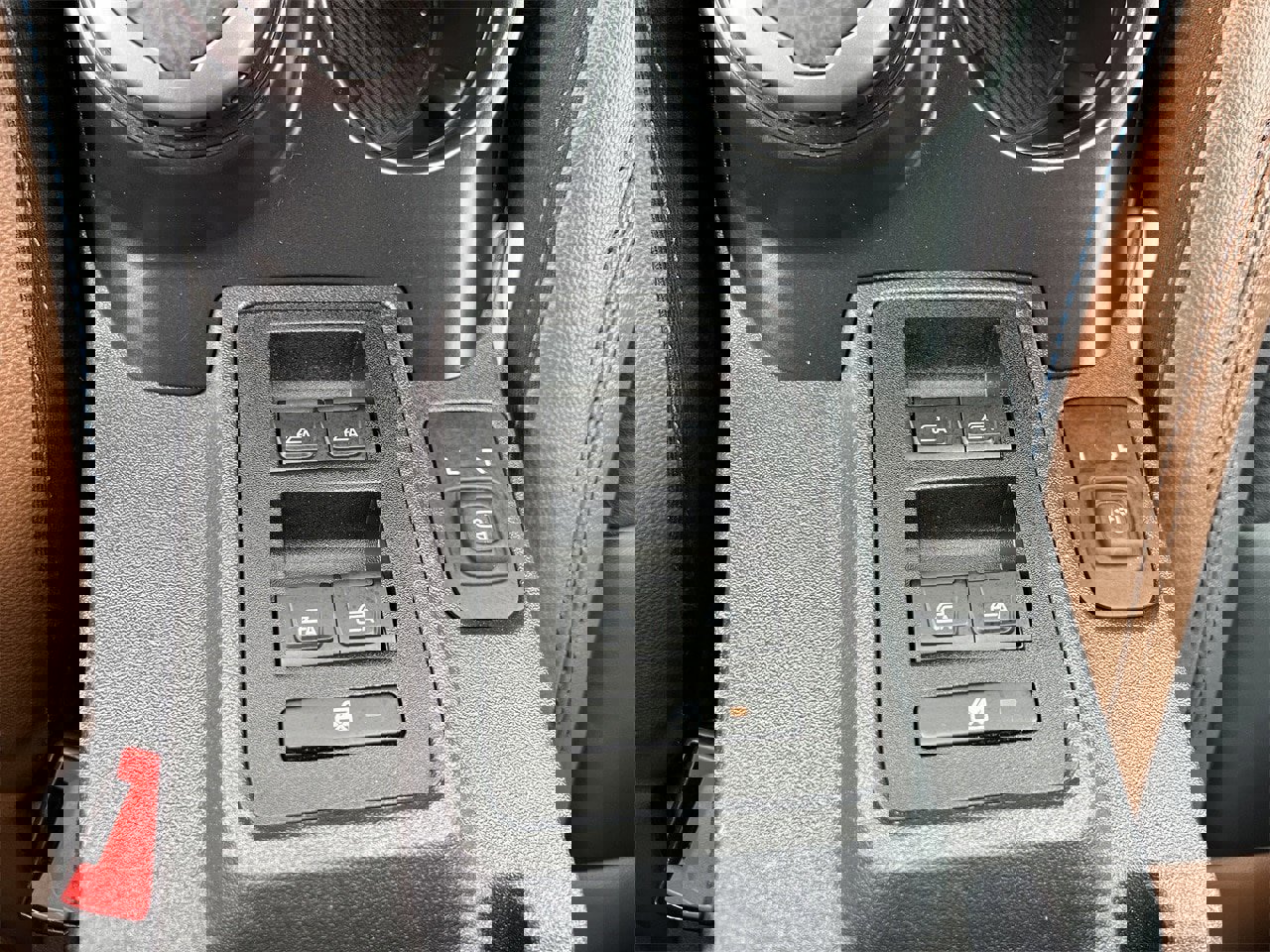 Used 2024 Ford Bronco Outer Banks image 18