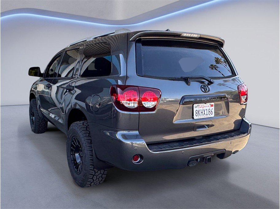 Used 2019 Toyota Sequoia Platinum AWD/4WD image 4