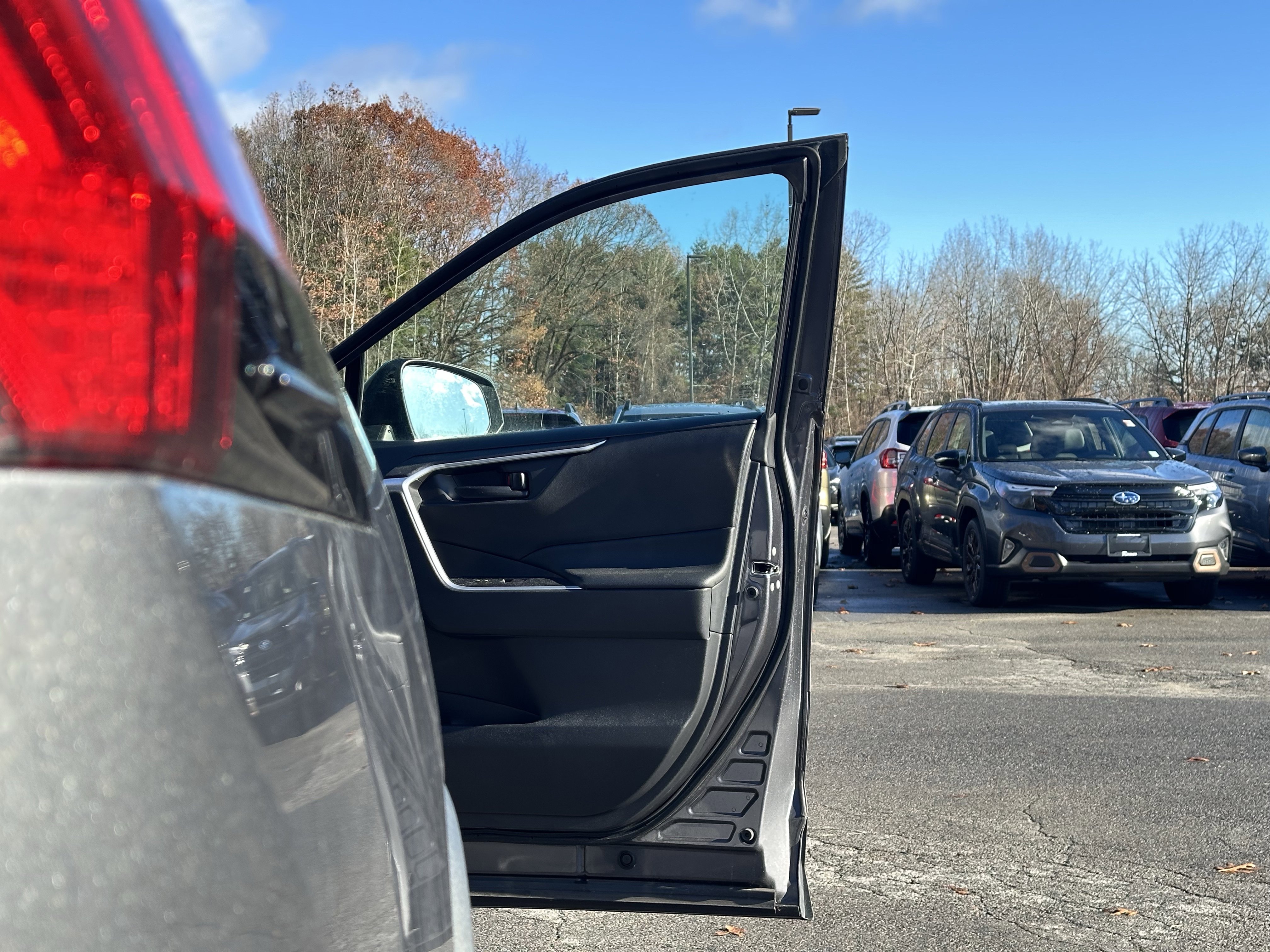 Used 2022 Toyota RAV4 LE image 21