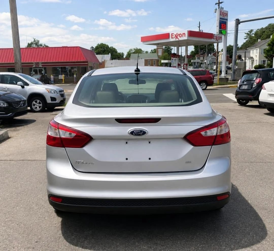 Used 2013 Ford Focus SE FWD image 3
