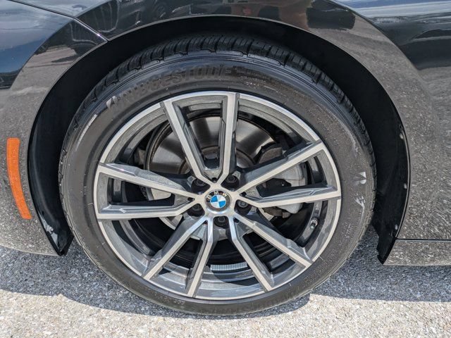 Used 2025 BMW 230i Coupe w/ Convenience Package RWD image 11