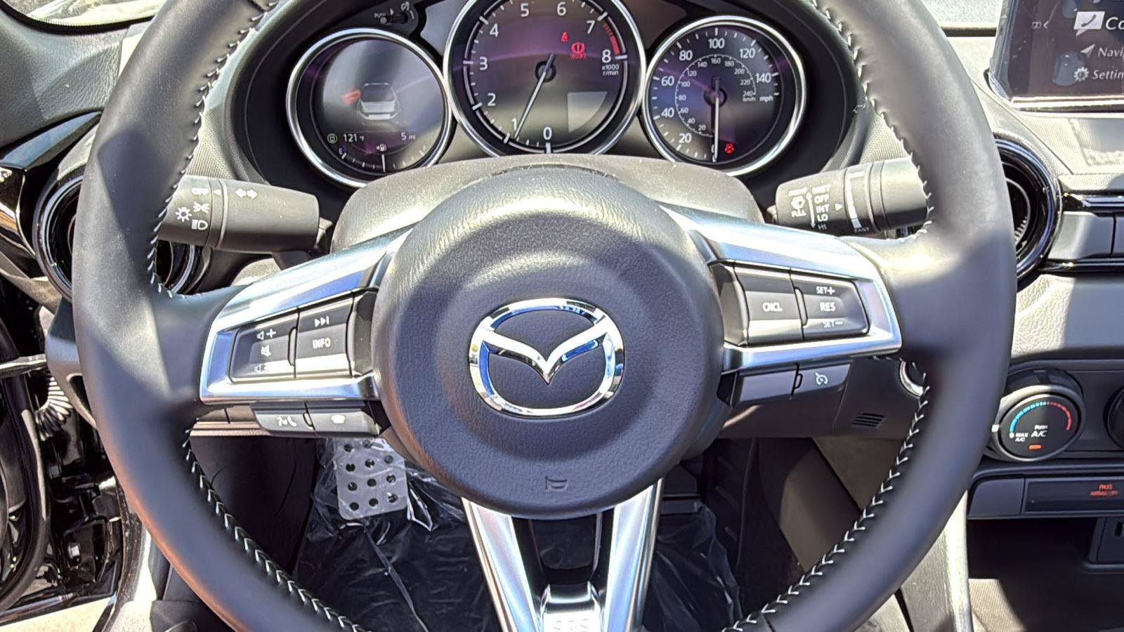 New 2026 MAZDA MX-5 Miata Club w/ Interior Package RWD image 11