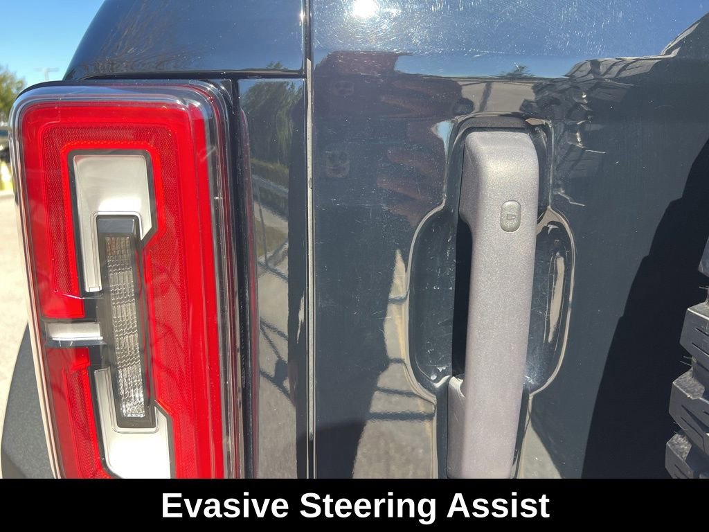 Used 2023 Ford Bronco Wildtrak image 16