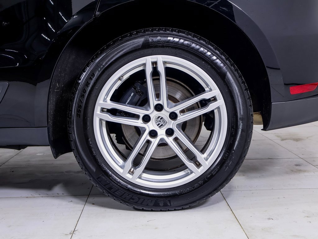 Used 2025 Porsche Macan image 23