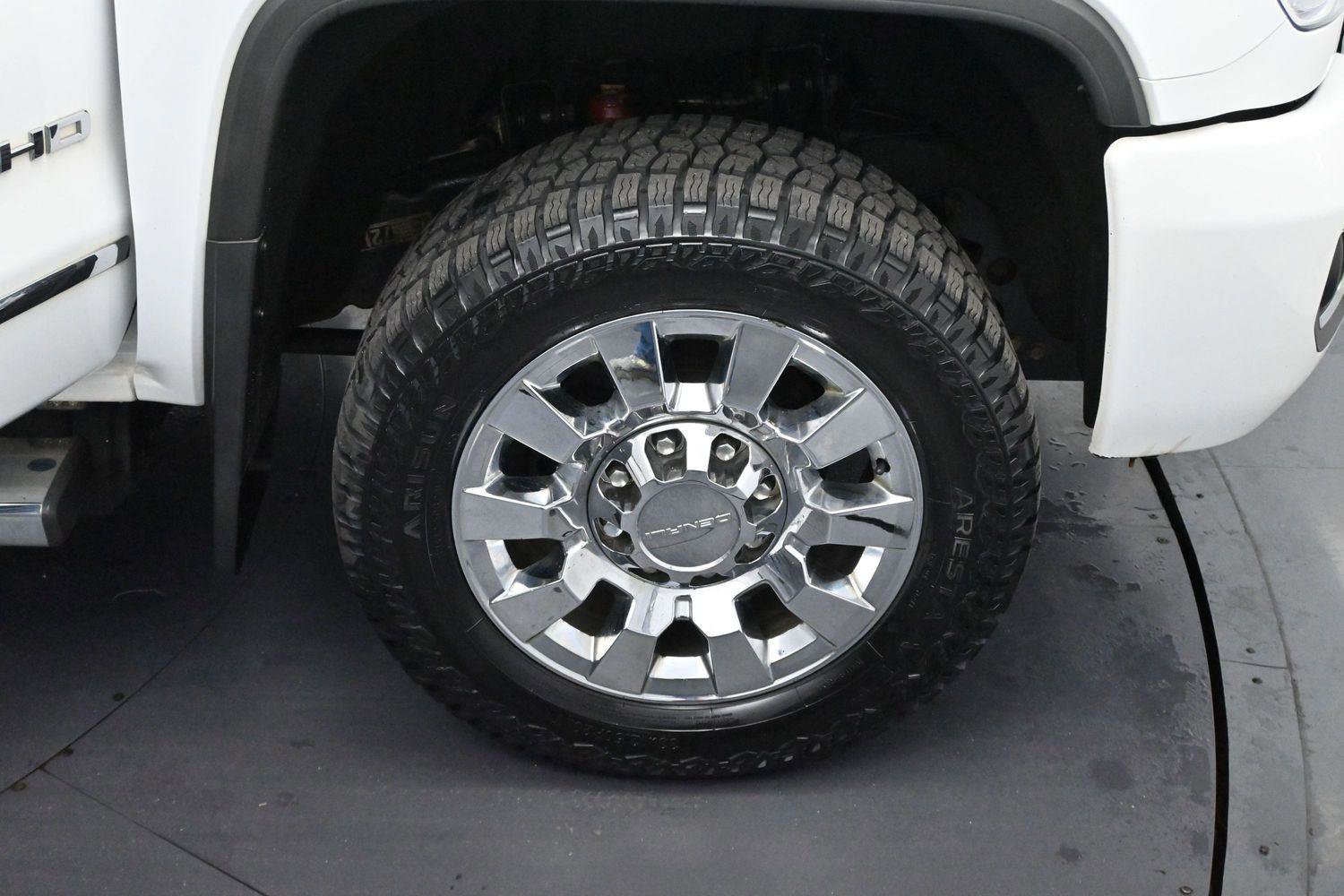 Used 2019 GMC Sierra 2500 Denali w/ Duramax Plus Package AWD/4WD image 34