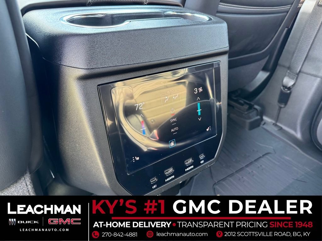 New 2026 GMC Yukon Denali Ultimate w/ LPO, Floor Liner Package AWD/4WD image 17