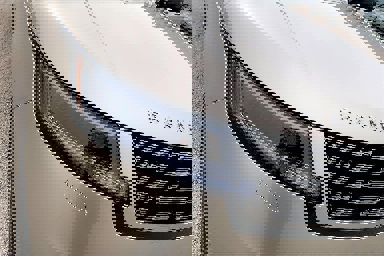 New 2025 Land Rover Range Rover SE image 13