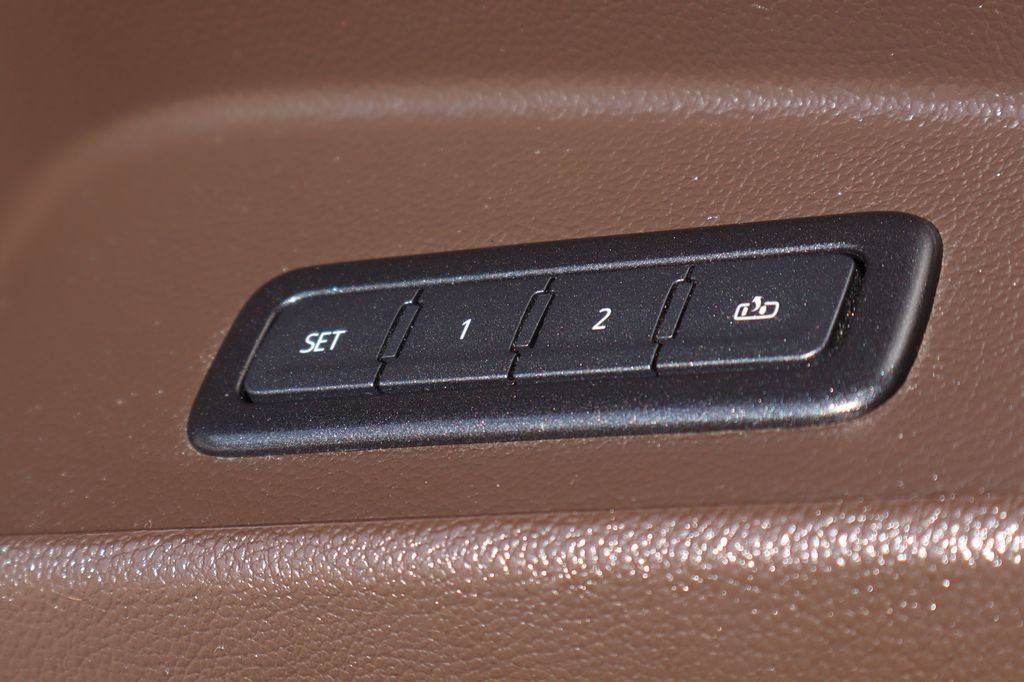 Used 2019 GMC Yukon XL Denali w/ Open Road Package AWD/4WD image 20