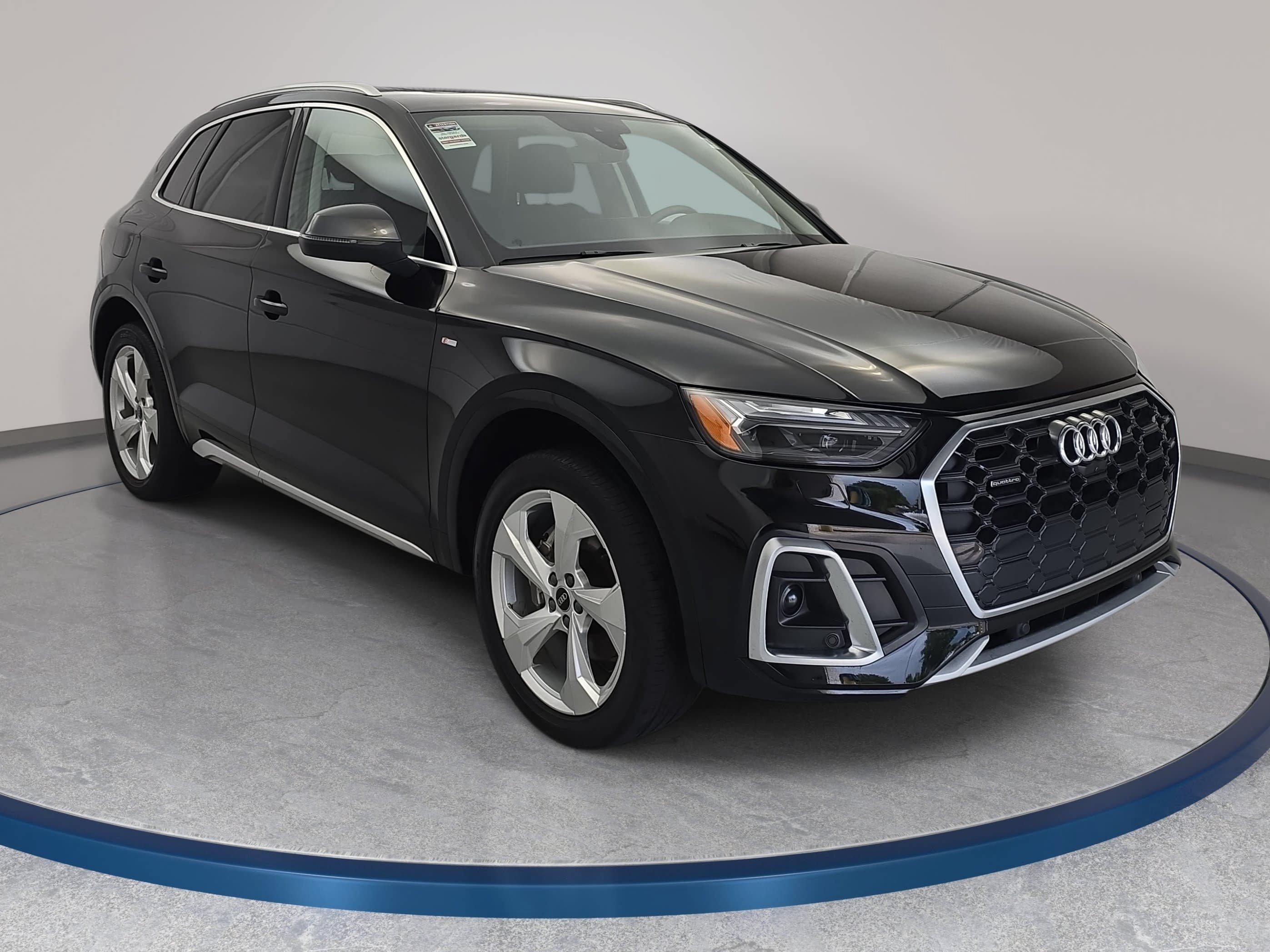 Used 2024 Audi Q5 2.0T Prestige w/ Prestige Package AWD/4WD image 3