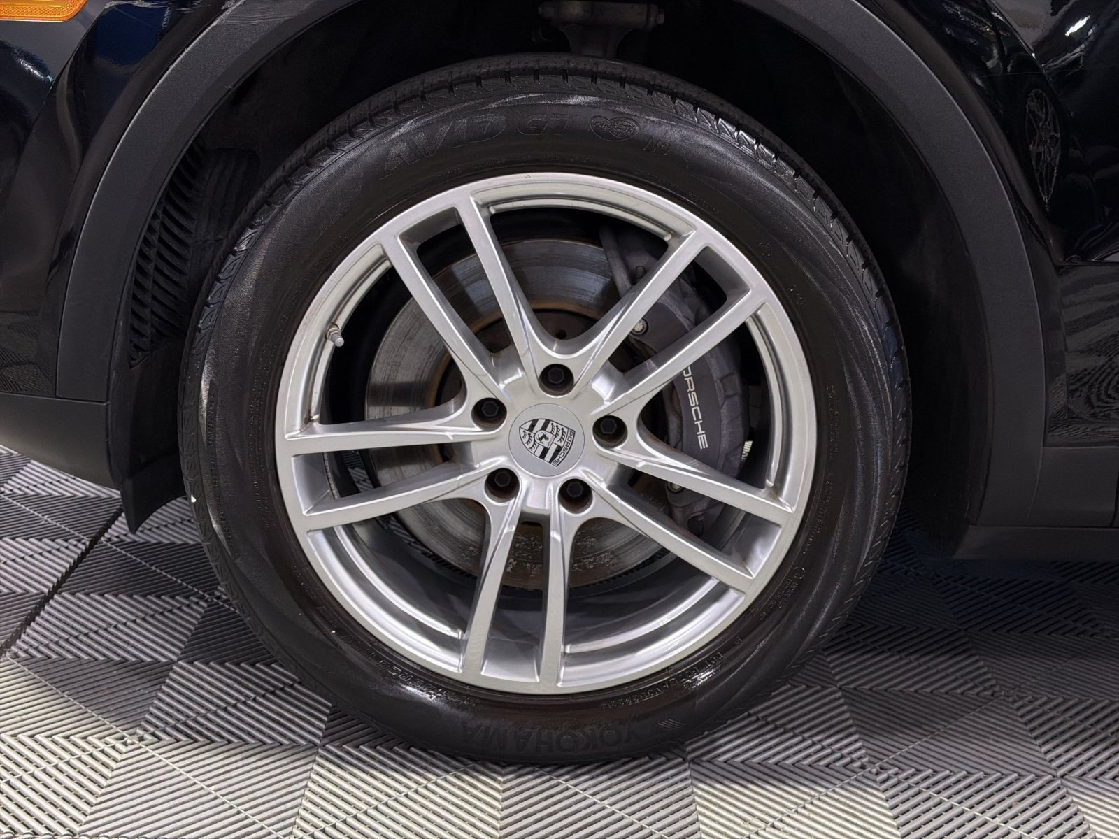 Used 2023 Porsche Cayenne Platinum Edition AWD/4WD image 14